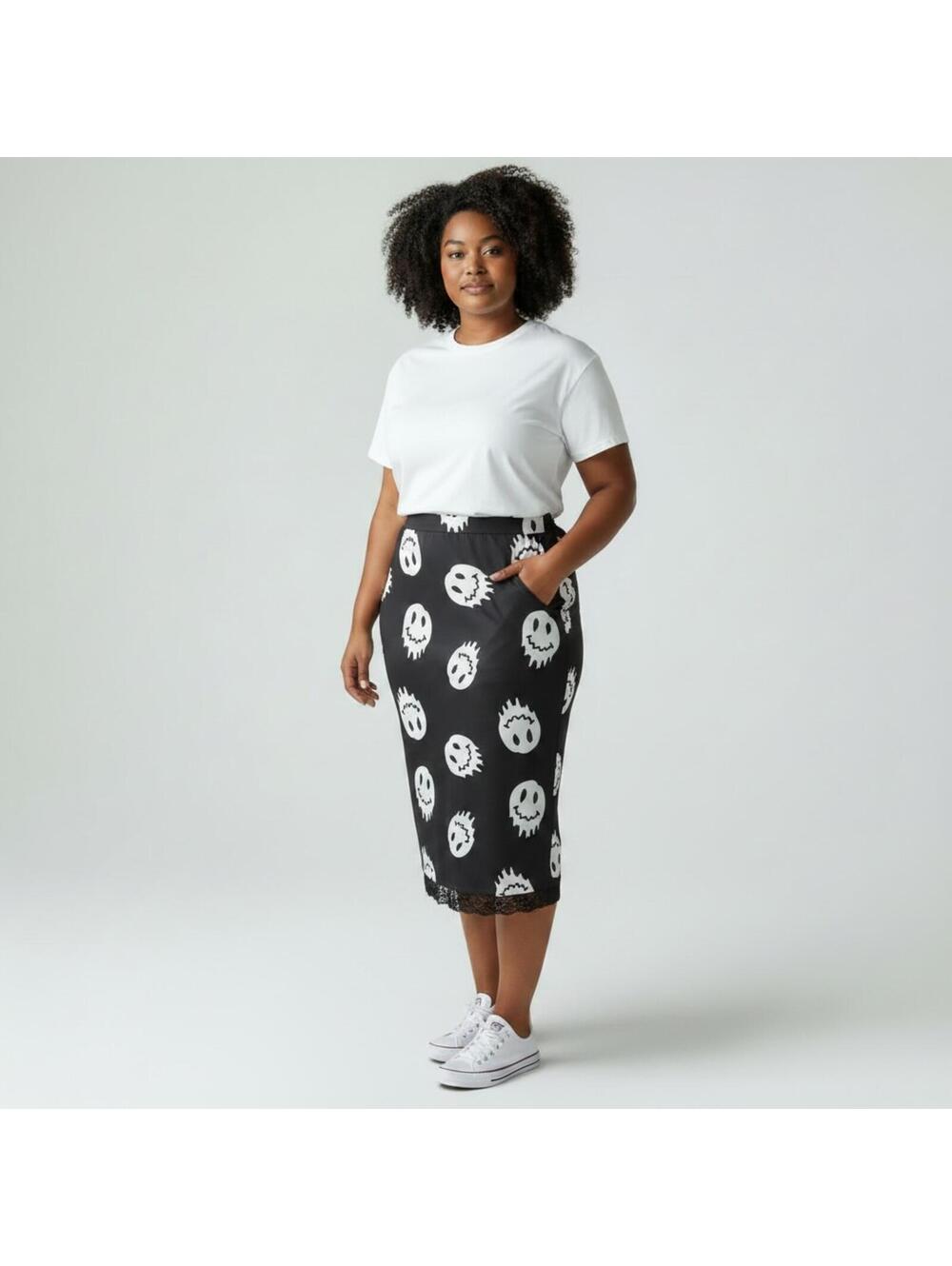 NWT - SHEIN Black lace trim Skirt with White smiley face OXL